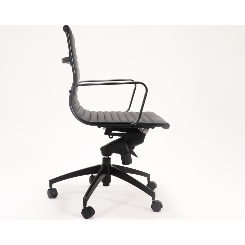 pu605 medium executive chair