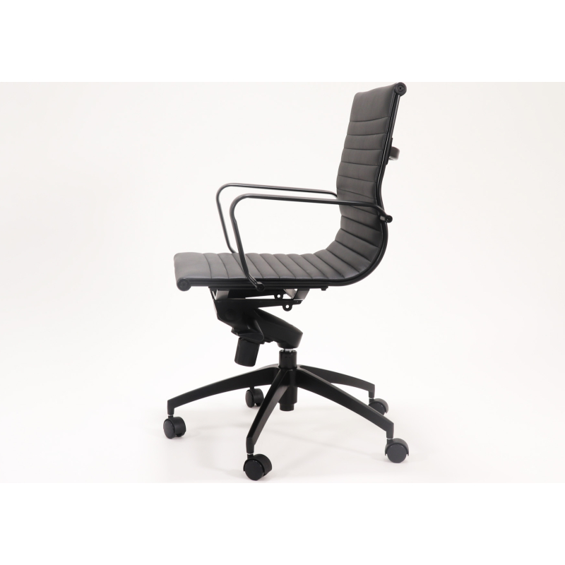 pu605 medium executive chair